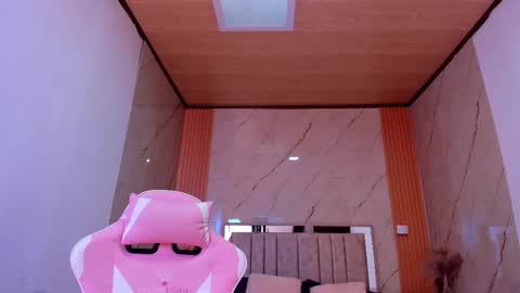 Avigail  online show from February 16, 6:50 pm