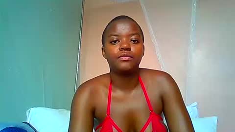 avril254 online show from February 12, 6:19 am