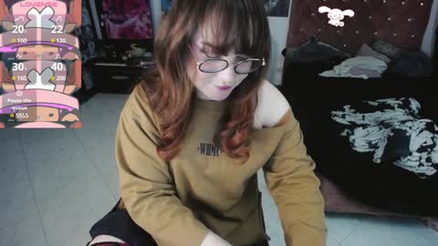 Snapshot of avril2809 chatting on December 2, 2:57 am Abril online show from December 2, 2:57 am