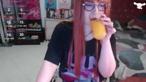 Snapshot of avril2809 chatting on October 12, 2:37 am Abril online show from October 12, 2:37 am