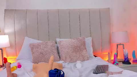 Javier y Lorena online show from November 19, 3:00 pm