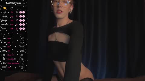 avril_pearly_ online show from March 7, 7:16 pm