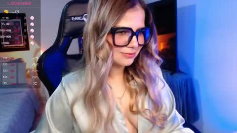 Avrill Morgan online show from September 8, 8:19 pm