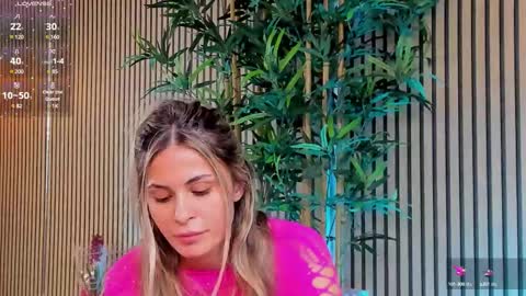 AVRILL CYRUX online show from March 6, 2:29 pm