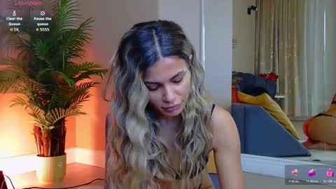 AVRILL CYRUX online show from February 11, 7:56 am