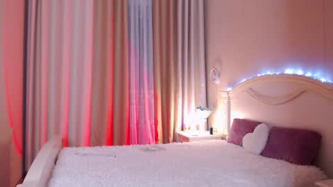 Avrora Inst online show from March 23, 10:15 pm