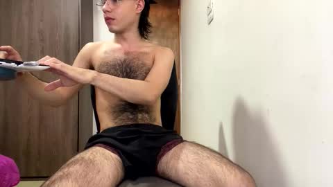 AndrewXxl independent online show from December 13, 10:38 pm