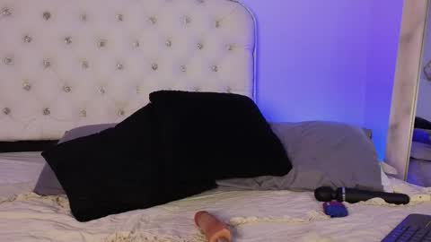 axarasss online show from April 18, 7:07 pm