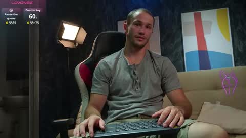 Axel Fairchaild online show from November 30, 1:40 pm