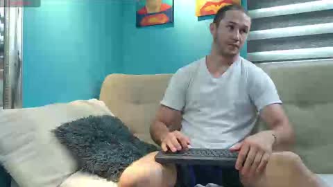 Snapshot of axel_fairchaild chatting on October 21, 1:59 pm Axel Fairchaild online show from October 21, 1:59 pm