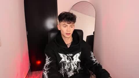 Axel online show from December 19, 7:15 am