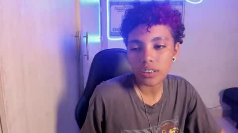 Axel online show from May 19, 1:56 am