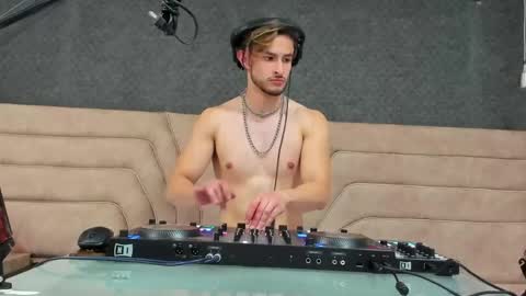 Axel  online show from April 16, 8:09 pm