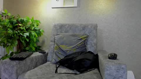 axel  online show from November 13, 11:46 am