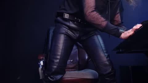 AxelColton online show from October 25, 10:47 am