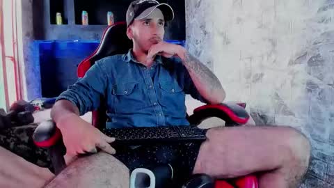 Axell Cross2 online show from April 3, 1:51 pm