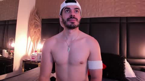 Axel Thompsom online show from November 19, 11:20 am