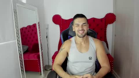 Axel online show from July 2, 11:15 am