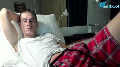 Axl online show from October 28, 2:45 am