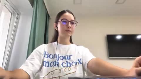 Snapshot of ayakoslotemaker chatting on October 27, 10:15 am Allison online show from October 27, 10:15 am