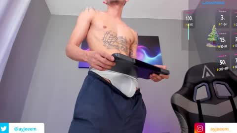 Andr  online show from December 4, 11:10 am