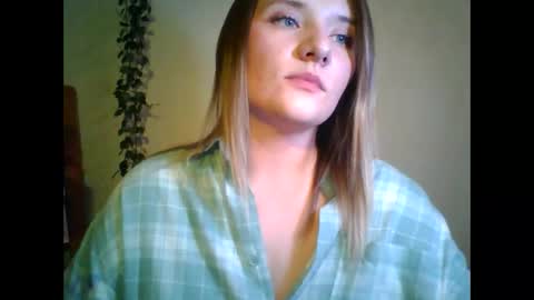 Snapshot of ayrix chatting on October 13, 6:10 pm ayrix online show from October 13, 6:10 pm