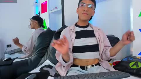 Aziel online show from April 21, 4:19 am