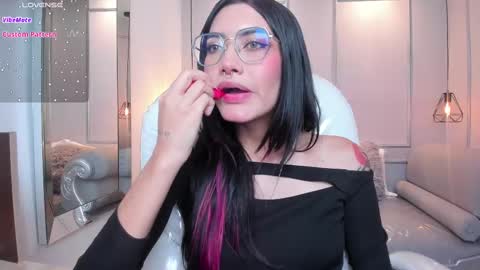 Azura online show from October 2, 8:18 pm