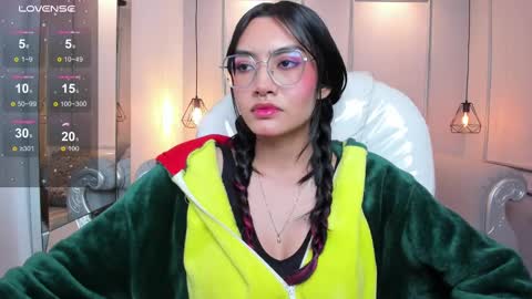 Azura online show from September 18, 8:46 pm