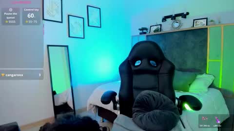 Azurra  online show from December 19, 10:05 pm