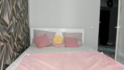 Monica online show from May 6, 3:23 am