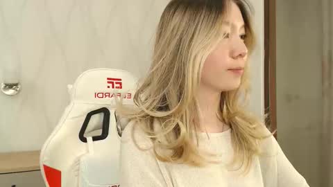 Snapshot of babby_rabbit_ chatting on October 15, 4:52 pm Cute Raby online show from October 15, 4:52 pm
