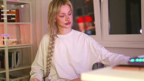 Hey  Im your angel Holly online show from October 24, 6:41 pm