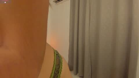 Snapshot of babesexy19_ chatting on December 30, 12:43 am itzell  online show from December 30, 12:43 am