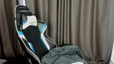 Snapshot of baby__xoxo chatting on October 29, 8:38 am Alice online show from October 29, 8:38 am