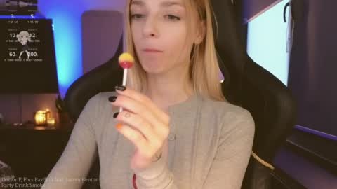 Snapshot of baby_gopn1k chatting on February 18, 2:49 pm baby gopn1k online show from February 18, 2:49 pm