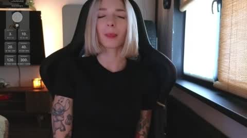 Snapshot of baby_gopn1k chatting on October 17, 5:33 am baby gopn1k online show from October 17, 5:33 am