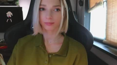 Snapshot of baby_gopn1k chatting on October 8, 5:13 am baby gopn1k online show from October 8, 5:13 am