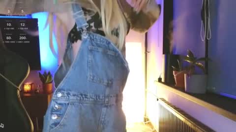 Snapshot of baby_gopn1k chatting on January 13, 2:53 pm baby gopn1k online show from January 13, 2:53 pm