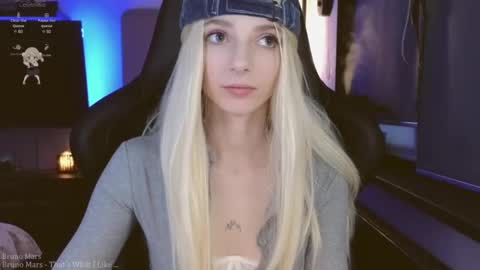 Snapshot of baby_gopn1k chatting on February 7, 2:58 pm baby gopn1k online show from February 7, 2:58 pm