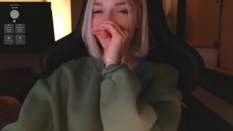 Snapshot of baby_gopn1k chatting on October 28, 2:51 pm baby gopn1k online show from October 28, 2:51 pm