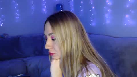 Snapshot of baby_hottye chatting on February 8, 9:25 pm Diva x  online show from February 8, 9:25 pm