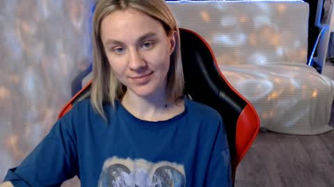 baby_kitte online show from April 10, 6:30 am