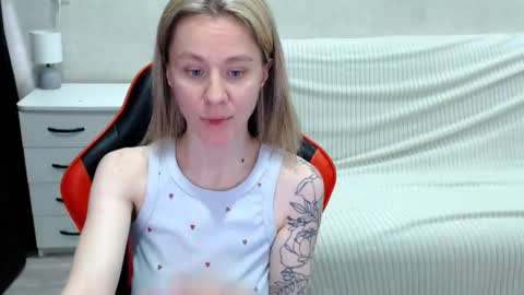 baby_kitte online show from October 27, 5:18 am