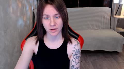 baby_kitte online show from December 5, 4:01 am