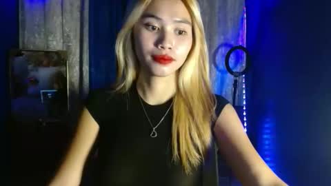 Snapshot of baby_love143 chatting on October 24, 2:07 pm sky online show from October 24, 2:07 pm