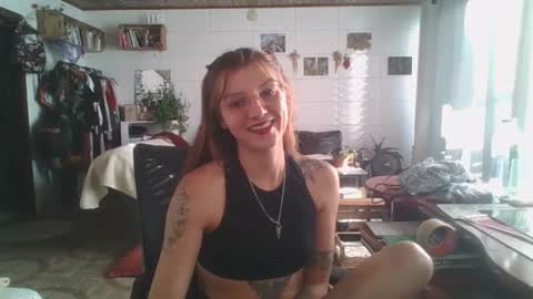 Snapshot of babydemon6 chatting on October 24, 7:58 pm babydemon6 online show from October 24, 7:58 pm