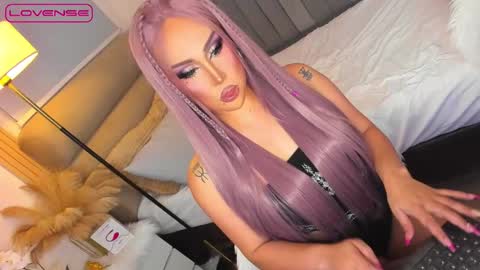 ASK ME IN PM online show from October 18, 11:20 pm