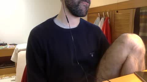 Snapshot of babyhardy chatting on January 23, 11:26 am Tom A.    online show from January 23, 11:26 am