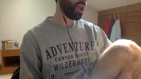 Snapshot of babyhardy chatting on March 6, 2:51 pm Tom A.    online show from March 6, 2:51 pm